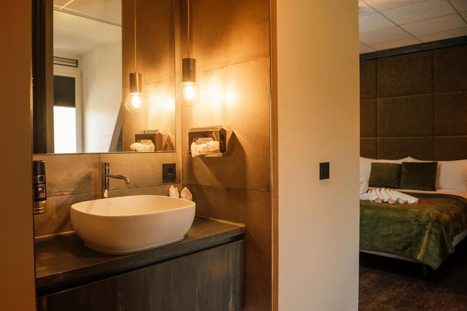 Hotel De Kastanjefabriek Eibergen Экстерьер фото