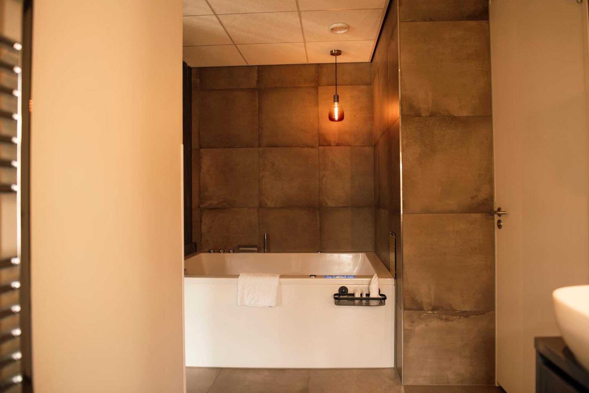 Hotel De Kastanjefabriek Eibergen Экстерьер фото